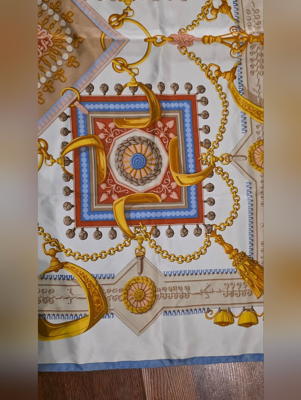GUCCI Silk-Feel Decorative Chain Print Scarf - White, Yellow, Blue - Picture 5 of 6
